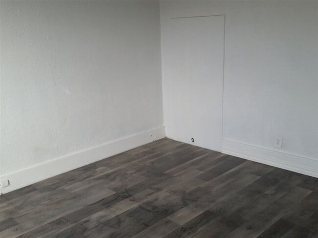 Sala de estar - 558 N Grant Ave