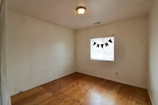Foto del edificio - 139 S Raleigh St