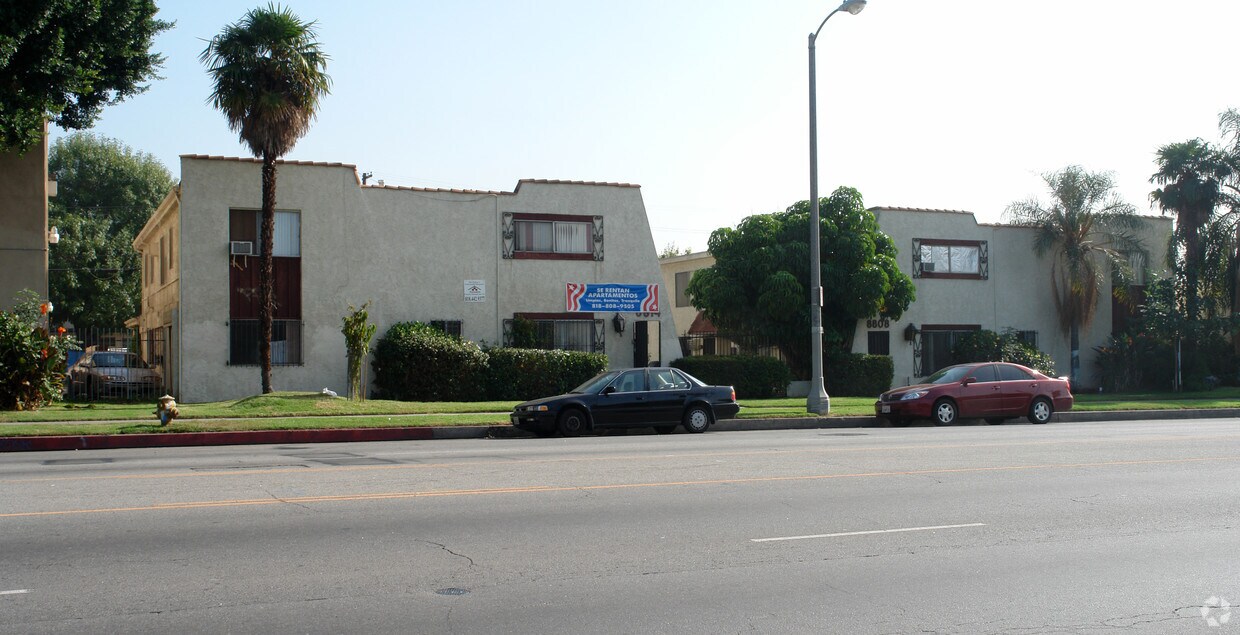 Building Photo - 8814 Van Nuys Blvd