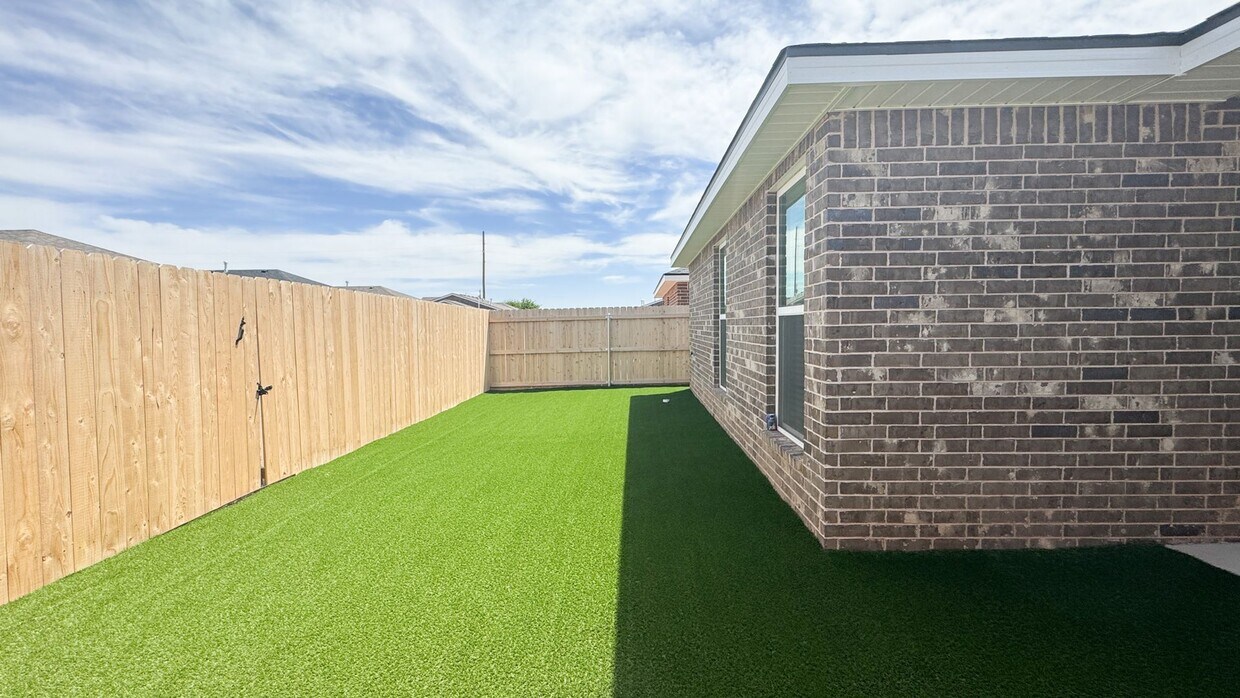 Foto del edificio - 14501 Avenue R