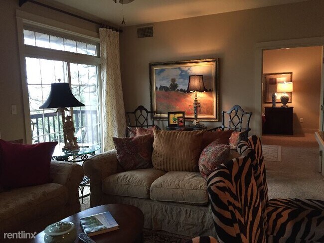 Foto del edificio - 255 Fletcher Ave