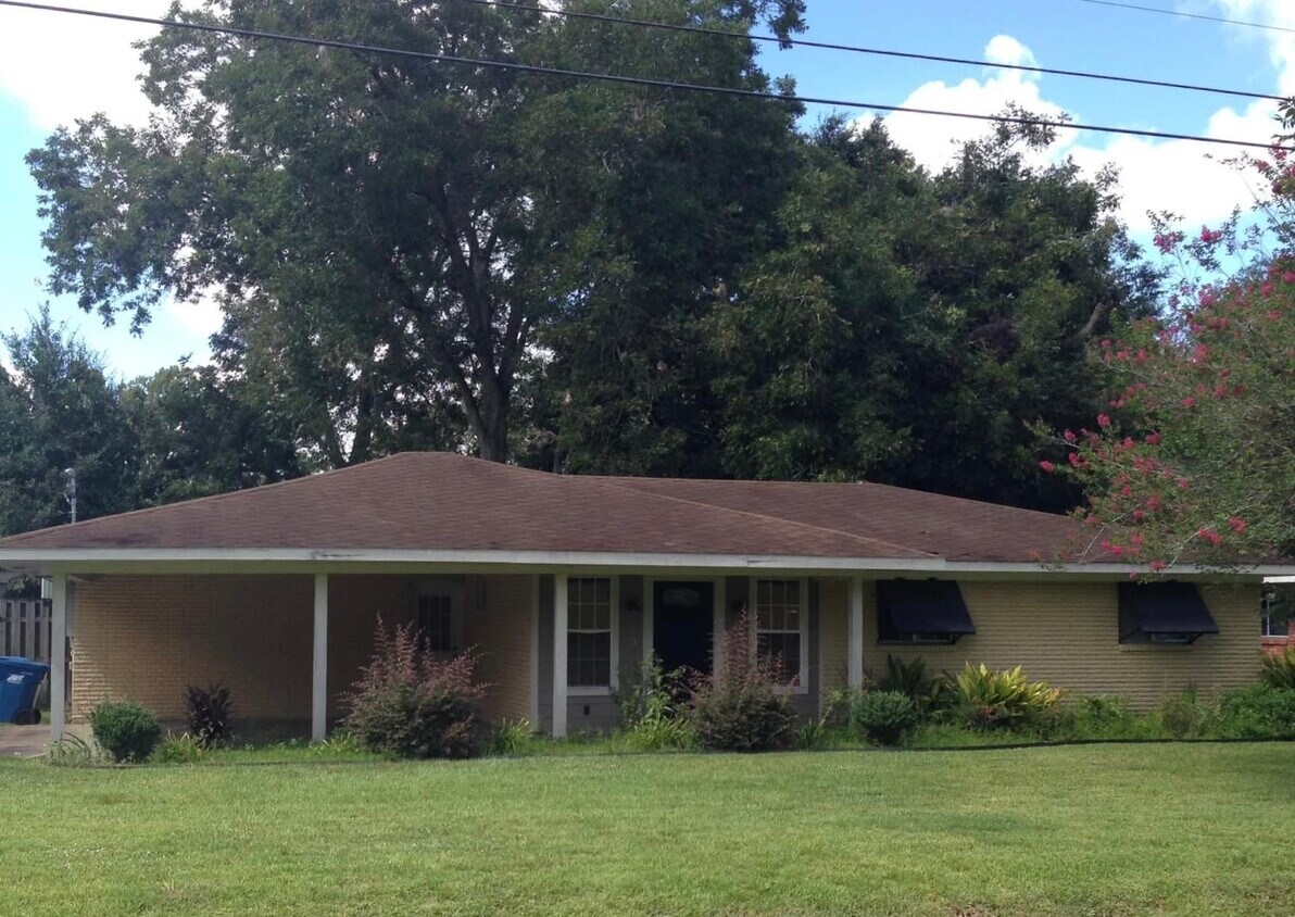 218 Alice Dr, Lafayette, LA 70503 House Rental in Lafayette, LA