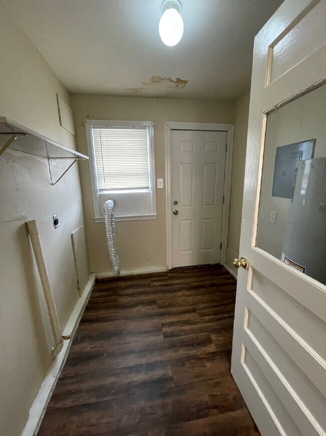 Foto del edificio - Charming 1-Bedroom Duplex in Wichita - Don...