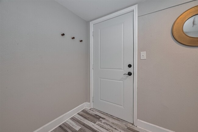 Building Photo - 1511 Scharpe St