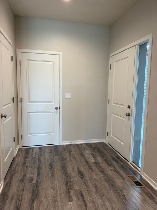 Foto del edificio - 7013 Claystone Dr