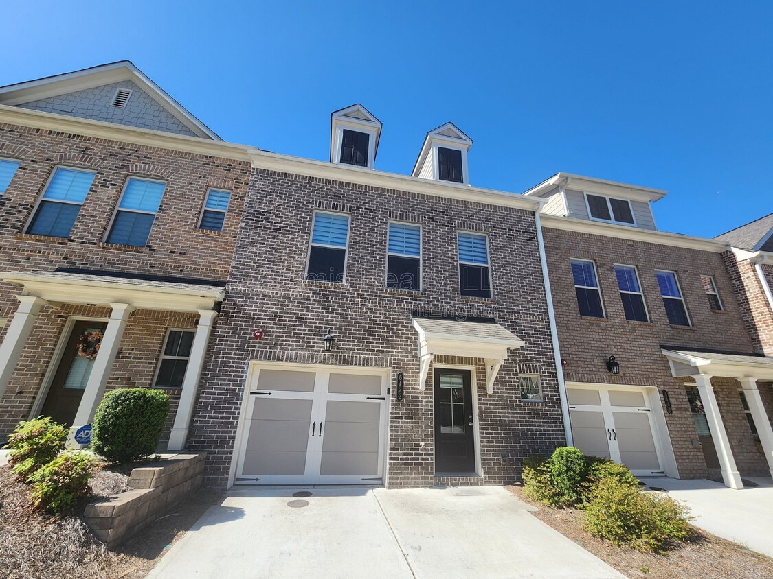 Photo - 6472 Brookside Boulevard