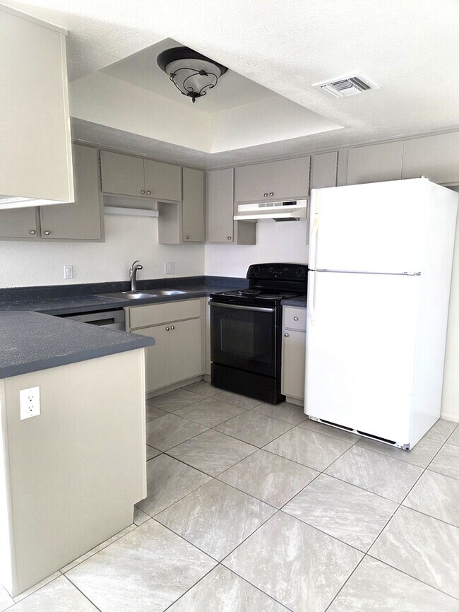 Foto del edificio - Cute 2 bedroom 1.75 bathroom