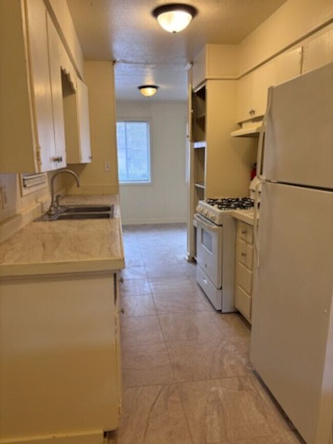 Building Photo - 1139 Wooddell Dr