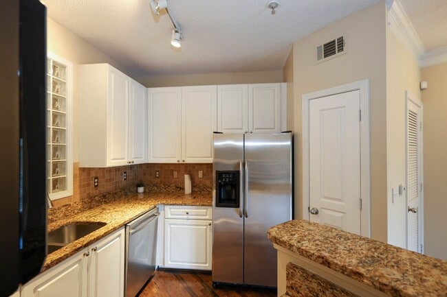 Photo - Villa Sonoma Brookhaven Apartment