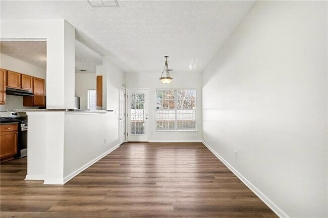 Building Photo - 2559 Walden Lake Dr