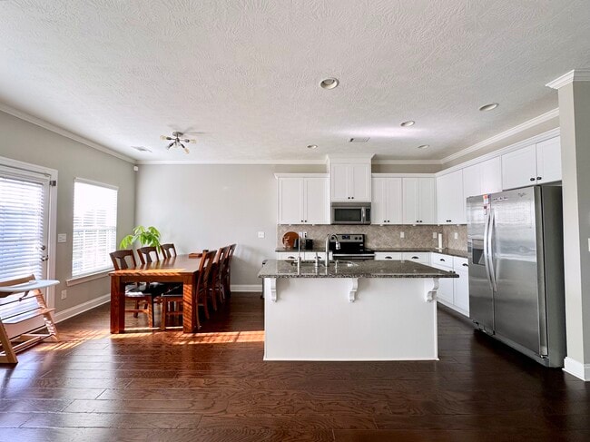 Foto del edificio - 456 Brantley Cove Cir