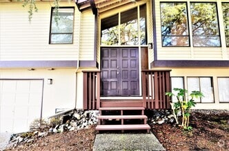 Building Photo - 15115 SE 48th Dr