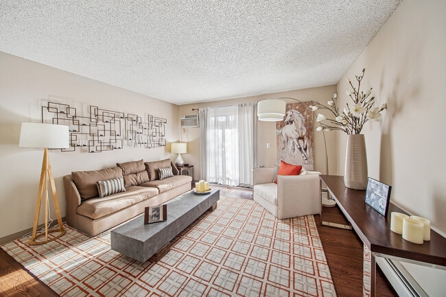 Building Photo - ReNew Cherry Creek