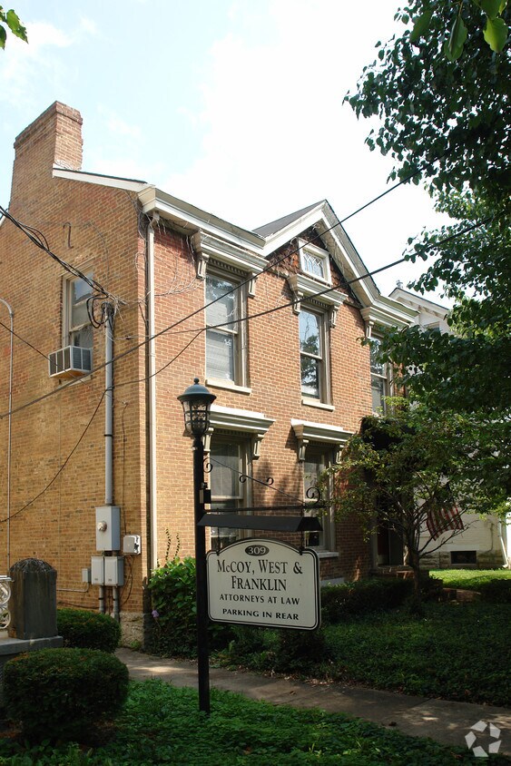 Primary Photo - 315 N Broadway