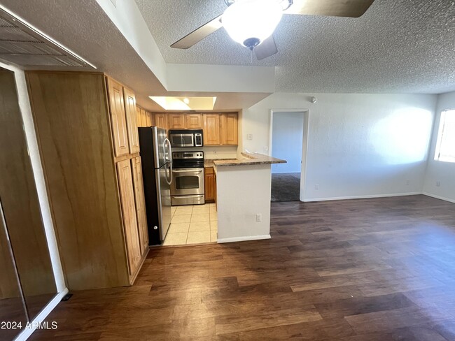 Building Photo - 3601 W Tierra Buena Ln