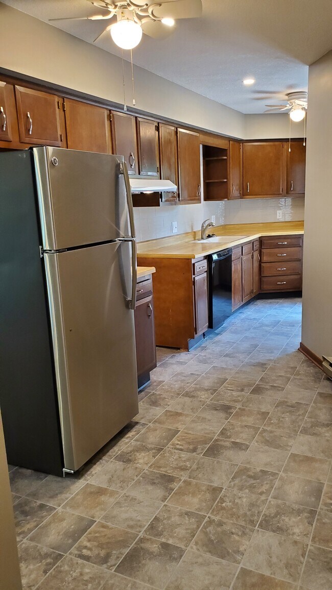 Foto del edificio - 1593 Plainfield Dr