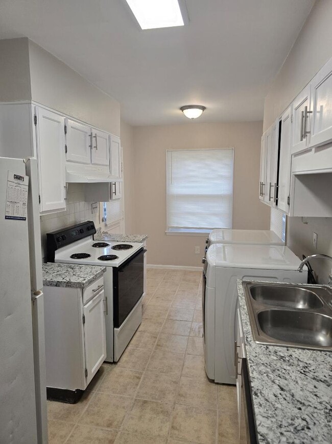 Photo - 4882 Amboy Rd House