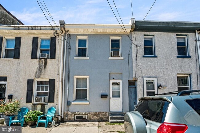 Building Photo - 4840 Ogle St