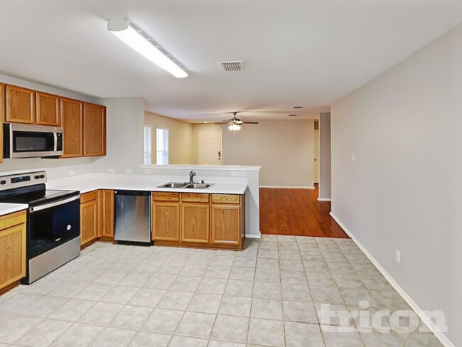 Foto del edificio - 1128 Maplewood Ln