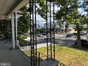 Building Photo - 5356 Cedar Ave