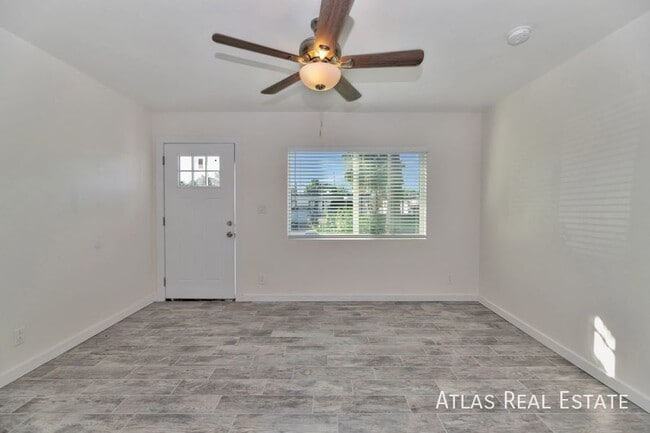 Building Photo - 2530 N 17th Way