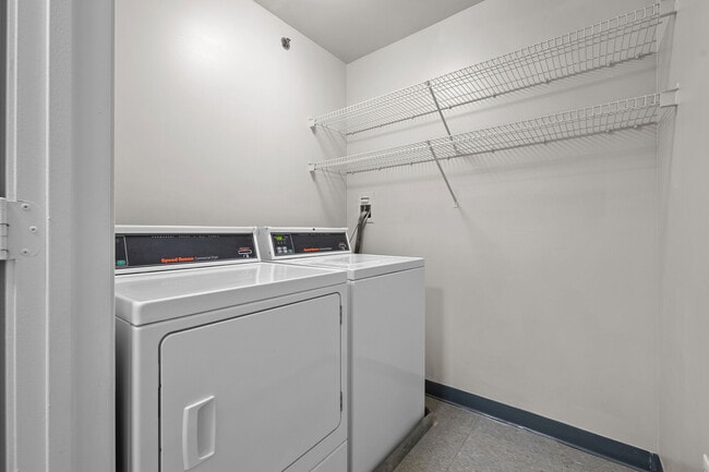 Enjoy the convenience of in-home laundry at Mission Main. - Mission Main