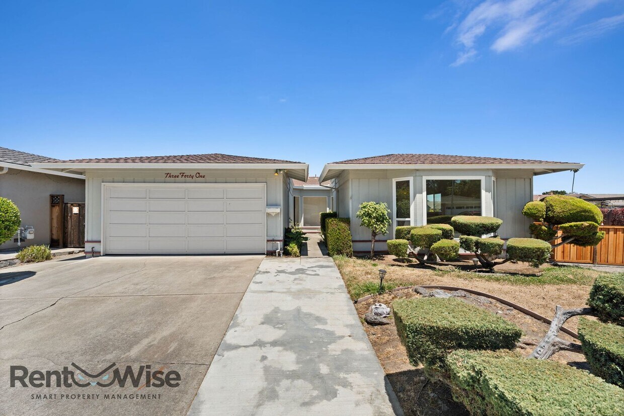 Primary Photo - 341 Grunion Ct