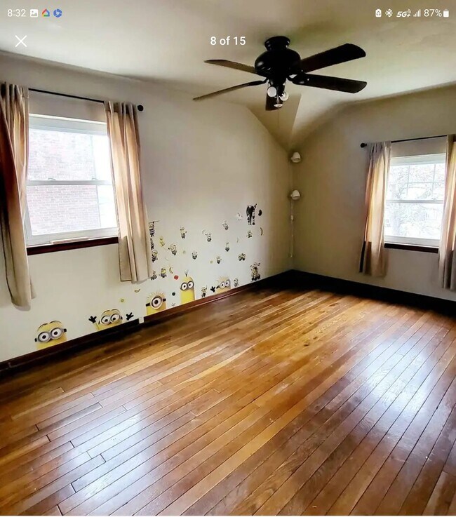 Foto del edificio - 729 Highview Rd