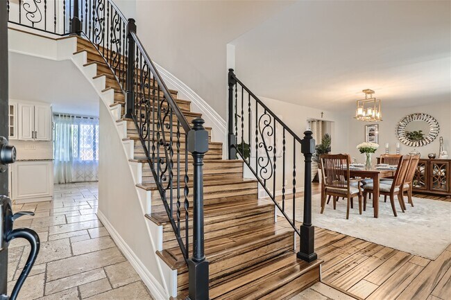 Building Photo - 7035 S Chase Ct
