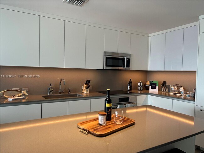 Foto del edificio - 88 SW 7th St