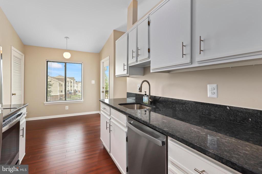 Foto principal - 8374 Buttress Ln