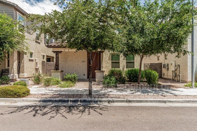 Building Photo - 247 N 69th Pl