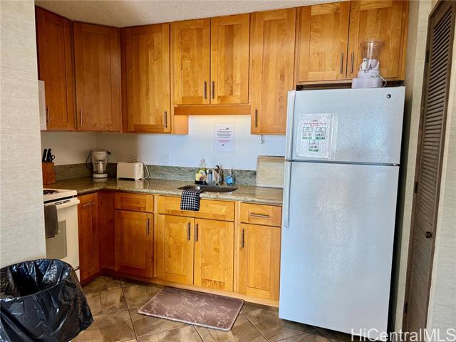 Building Photo - 2440 Kuhio Ave.