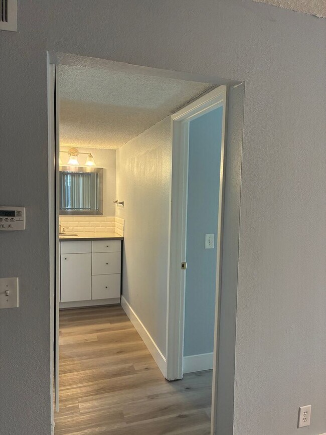 Foto del edificio - Excellent Location Updated 1 bedroom/1 bath