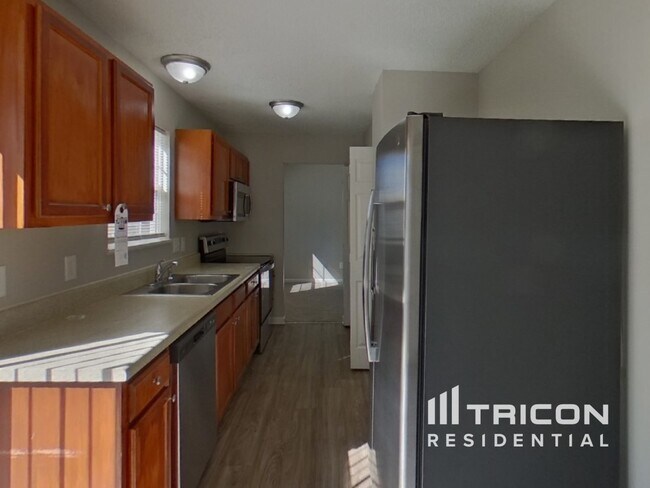 Foto del edificio - 741 Elderberry Ln