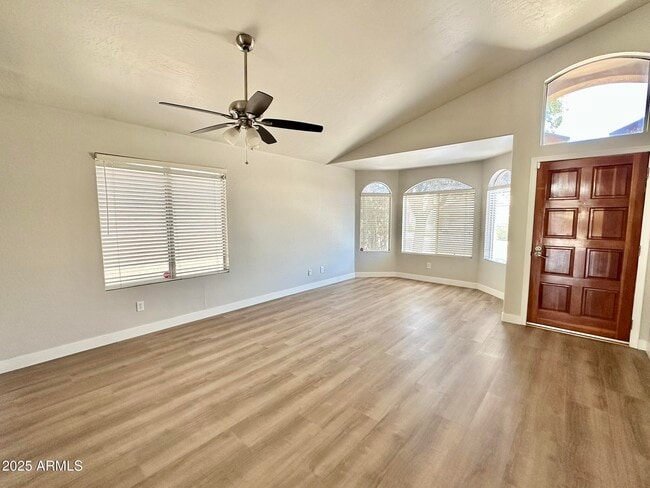 Foto del edificio - 4781 W Harrison St