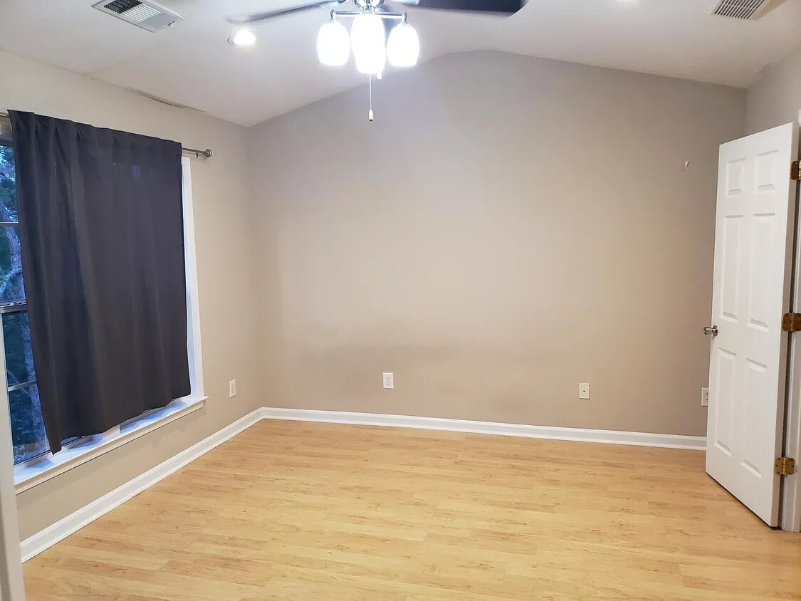 Foto del edificio - 3396 Lathenview Ct