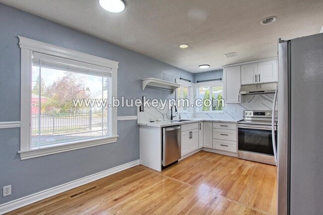 Foto del edificio - 3 Bed, 2 Bath Home Near Mill City Park in Portland