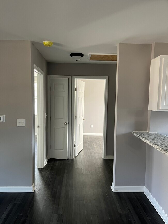 Foto del edificio - College Court Apts