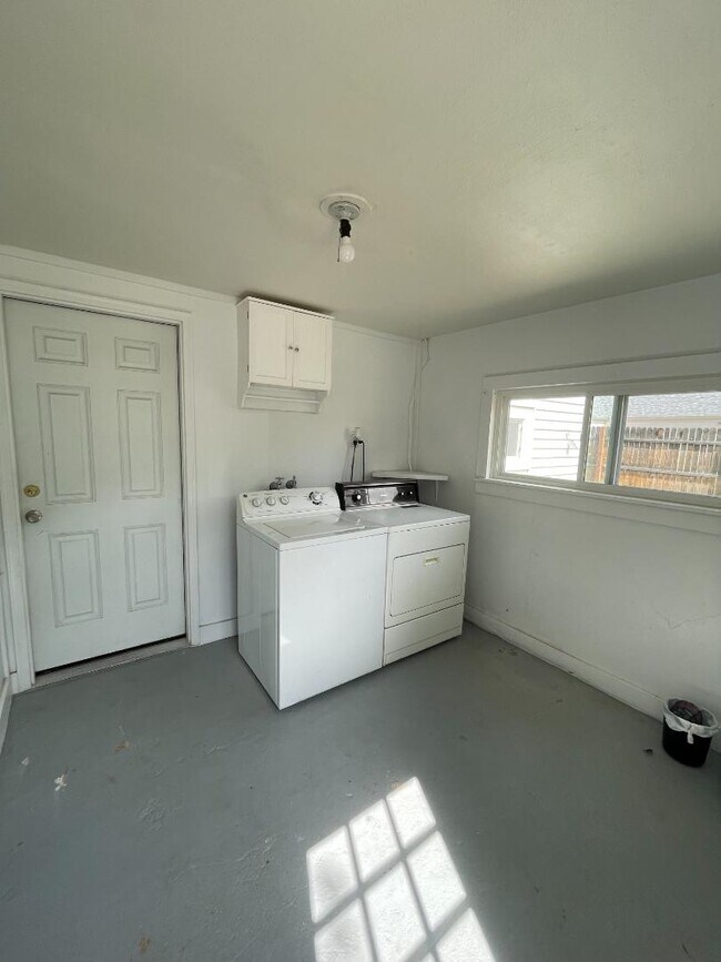 Foto del edificio - 211 W Elm Ave