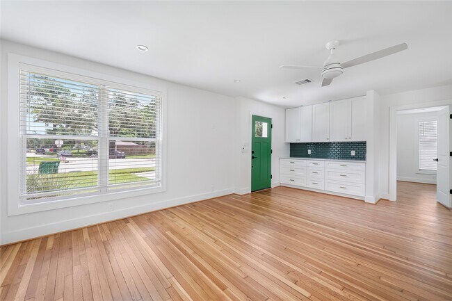 Foto del edificio - 8416 Montridge Dr