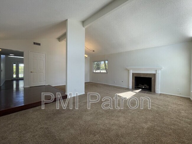 Building Photo - 4223 Teresa Ave