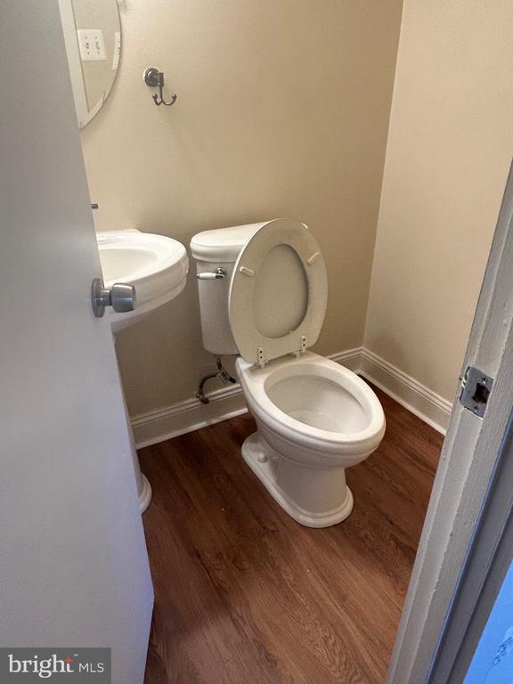 Building Photo - 10142 Fair Wds Dr