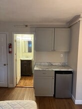 Building Photo - 232 North Rd