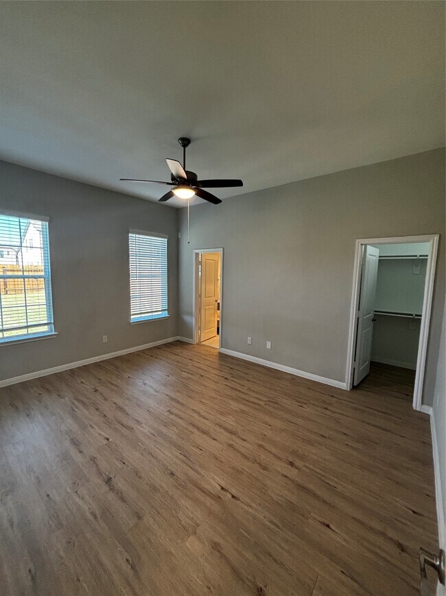 Building Photo - 2517 Sunset Ln