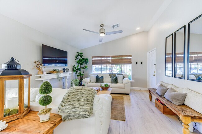 Foto del edificio - 1120 N Val Vista Dr