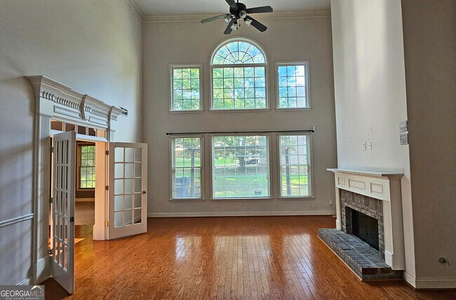Building Photo - 7235 Thoreau Cir