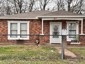 Building Photo - 613 F St SW Building Photo - 613 F St SW