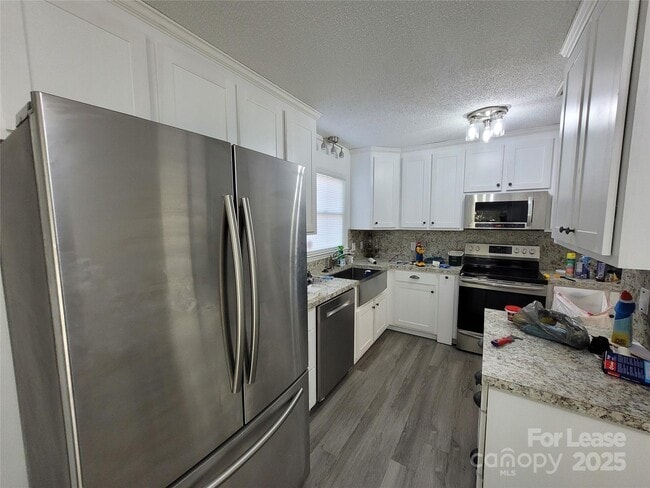 Building Photo - 102 Brandywine Dr NE