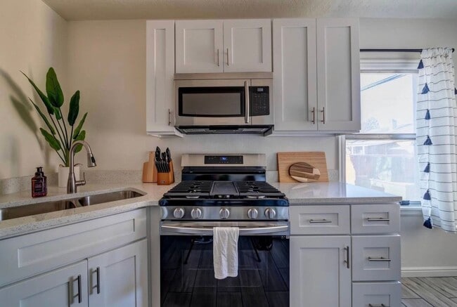 Foto del edificio - Cozy 4 bedroom 2 bath house in Provo